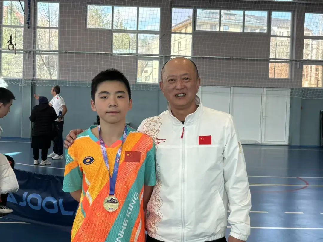 哈三中教BOB真人登录师指导中国女子乒乓球队夺得U15世界中学生夏季运动会团体冠军(图2)